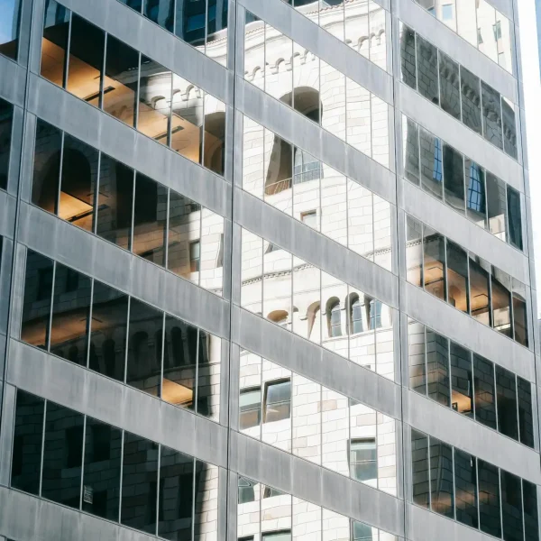 Fenêtre immeuble avec film solaire