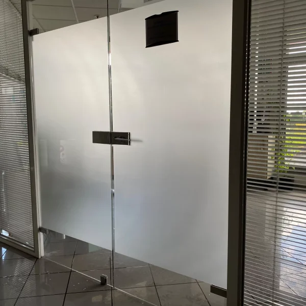 Pose-de-films-occultant-4-groupe-seb