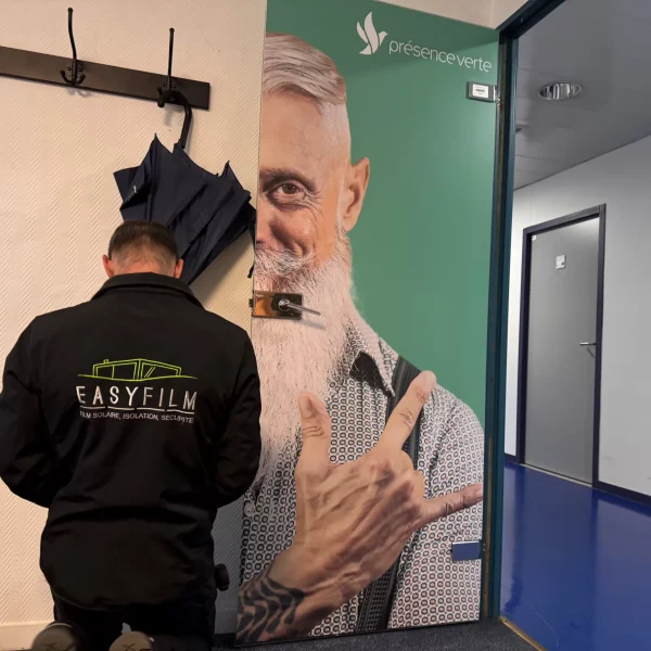 Pose-de-vinyle-plein-bureau-presence-verte-a-caen-2