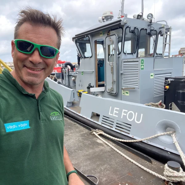 pose de film anti eblouissement - petit remorqueur le fou 3