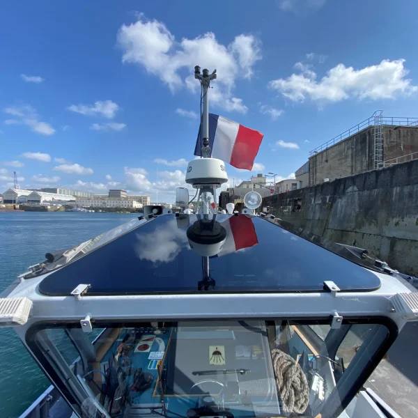 pose de film anti eblouissement - petit remorqueur le fou 4