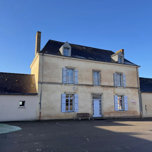 pose de film sécurité - école ste suzanne mayenne 1